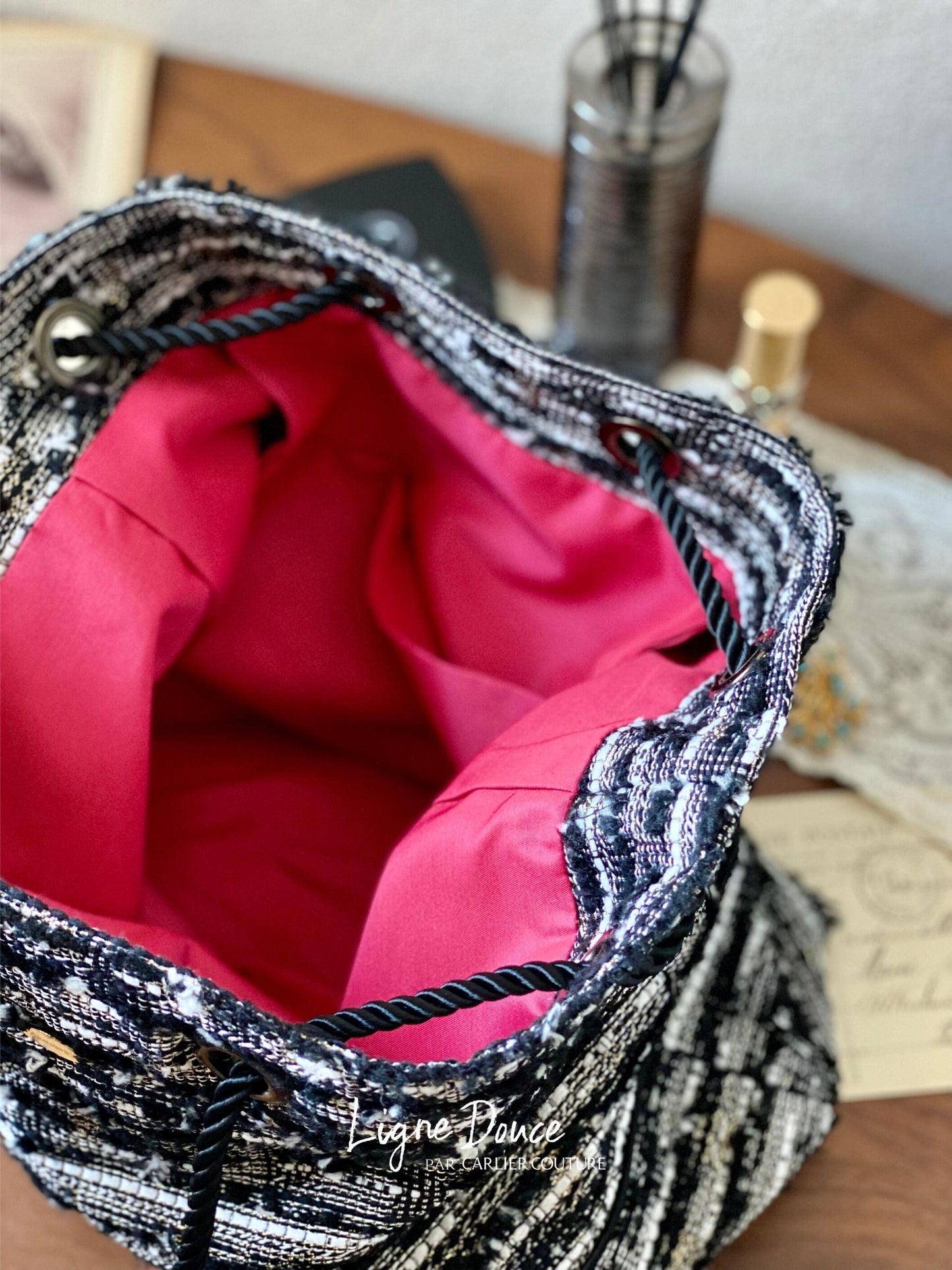 【ご予約専用ページ】フランス製ミックスツイードのアイレットバック【ブラック x ホワイト】