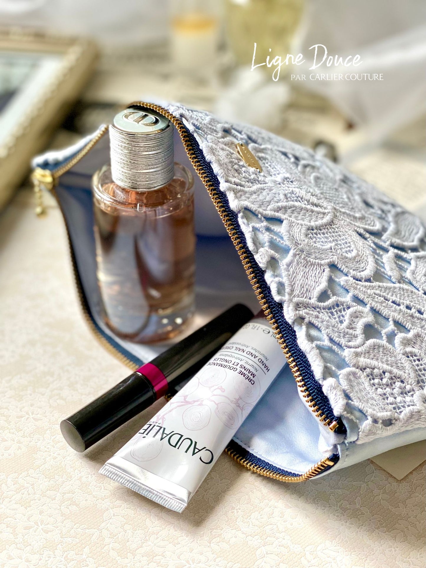 【即納品】エンブロイダリーレースのポーチ・Grand・Flat【ベビーブルー】