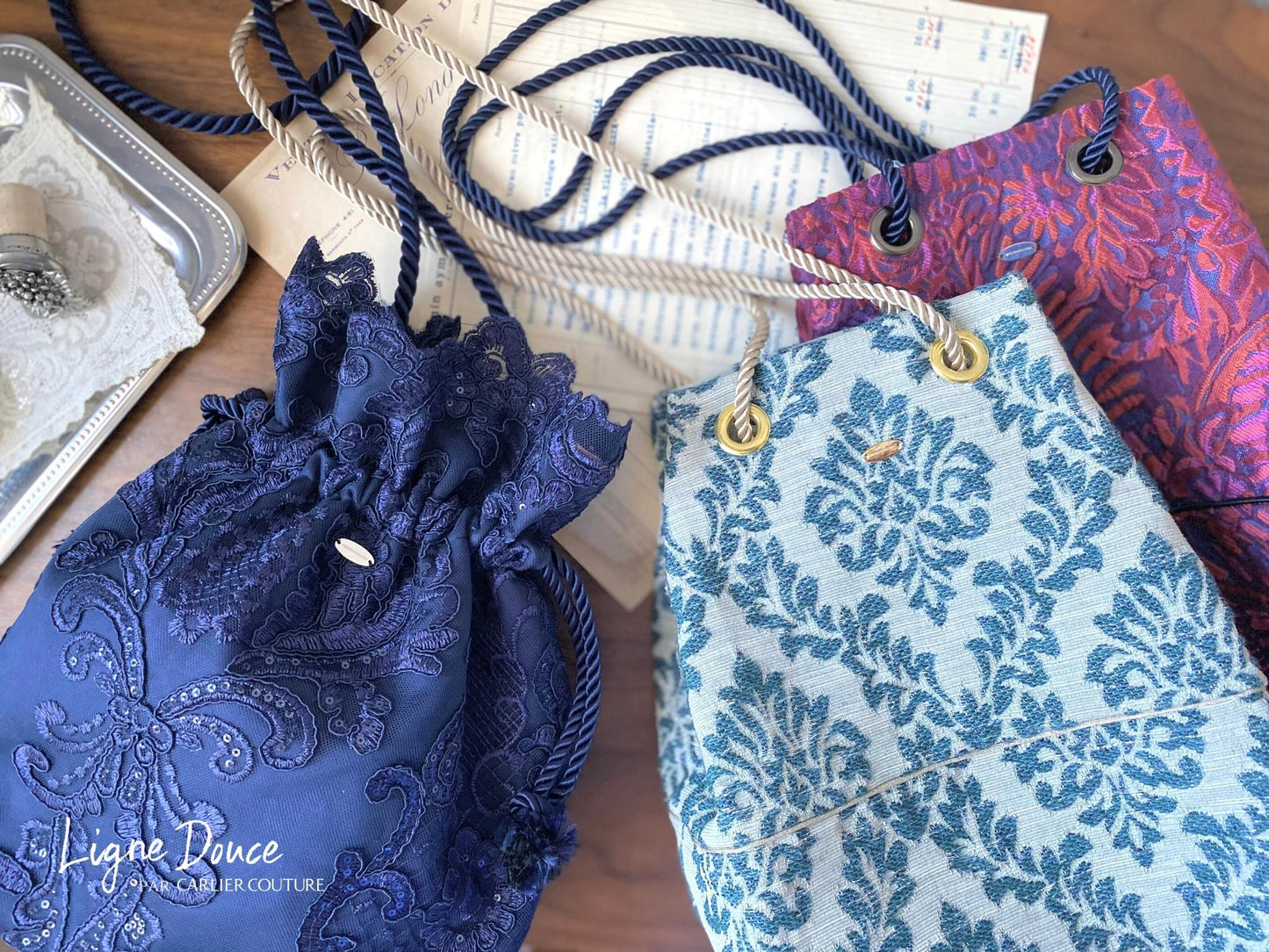 【即納品】ドロストリングバック・ビーズ刺繍レース【ネイビー/2 way】