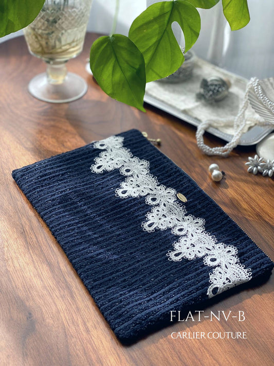 【SECRET SALE】ネイビーのポーチ・Flat【現品限り】