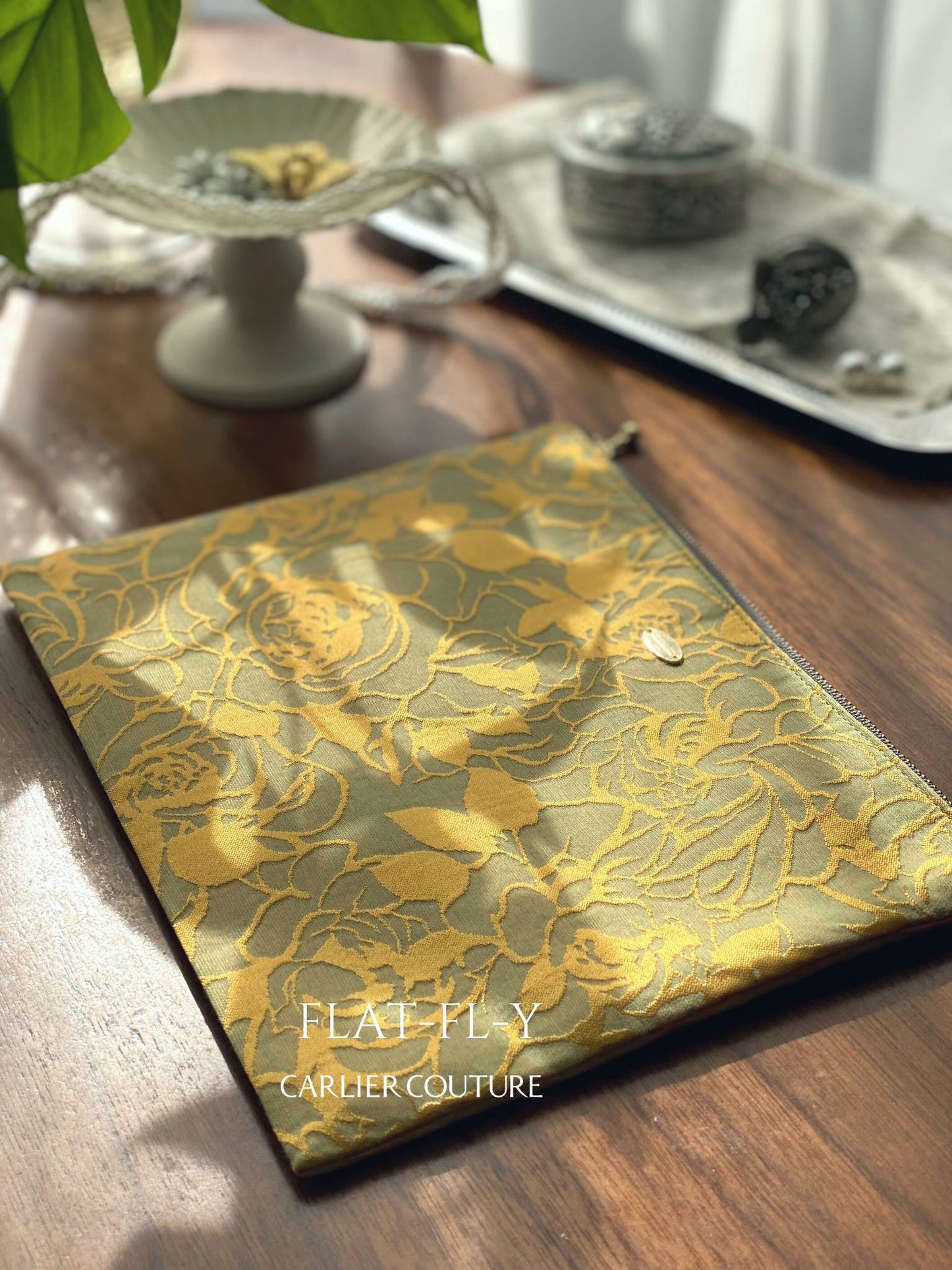 【即納品】さまざまなジャガードのポーチ・Flat【現品限り】