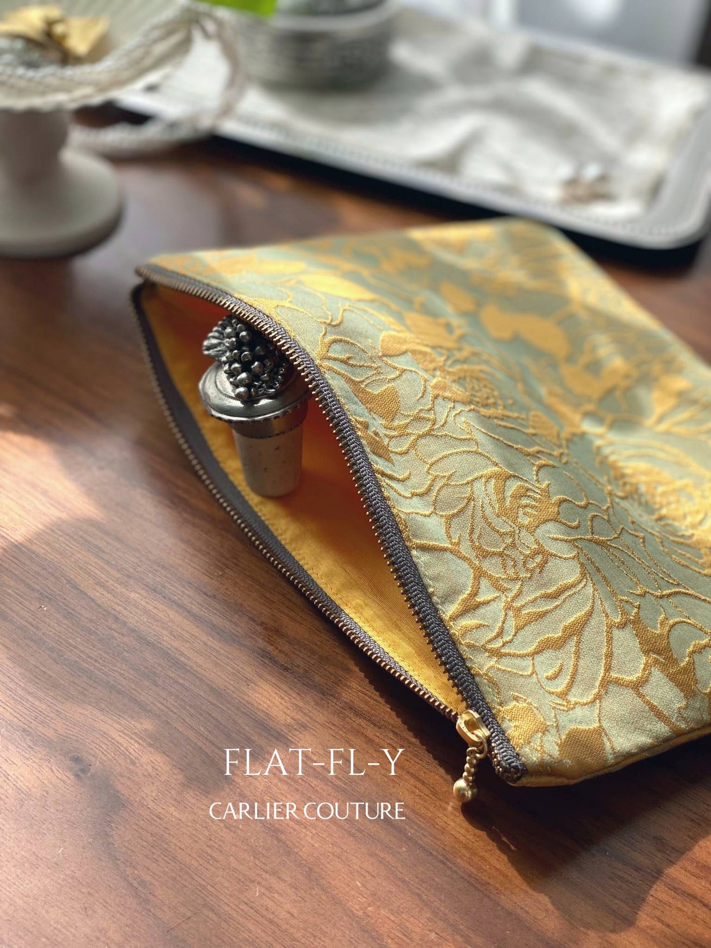 【即納品】さまざまなジャガードのポーチ・Flat【現品限り】