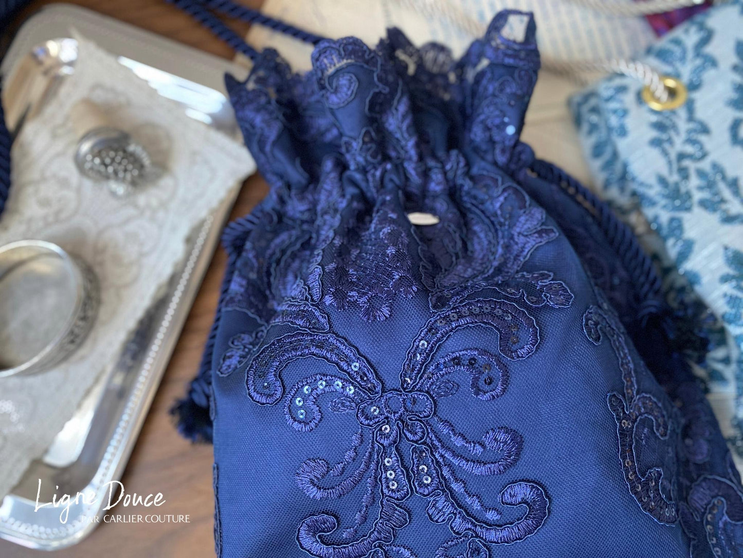 [Livraison instantanée] Drost anneau dos perle broderie dentelle [Marine/2 voies]