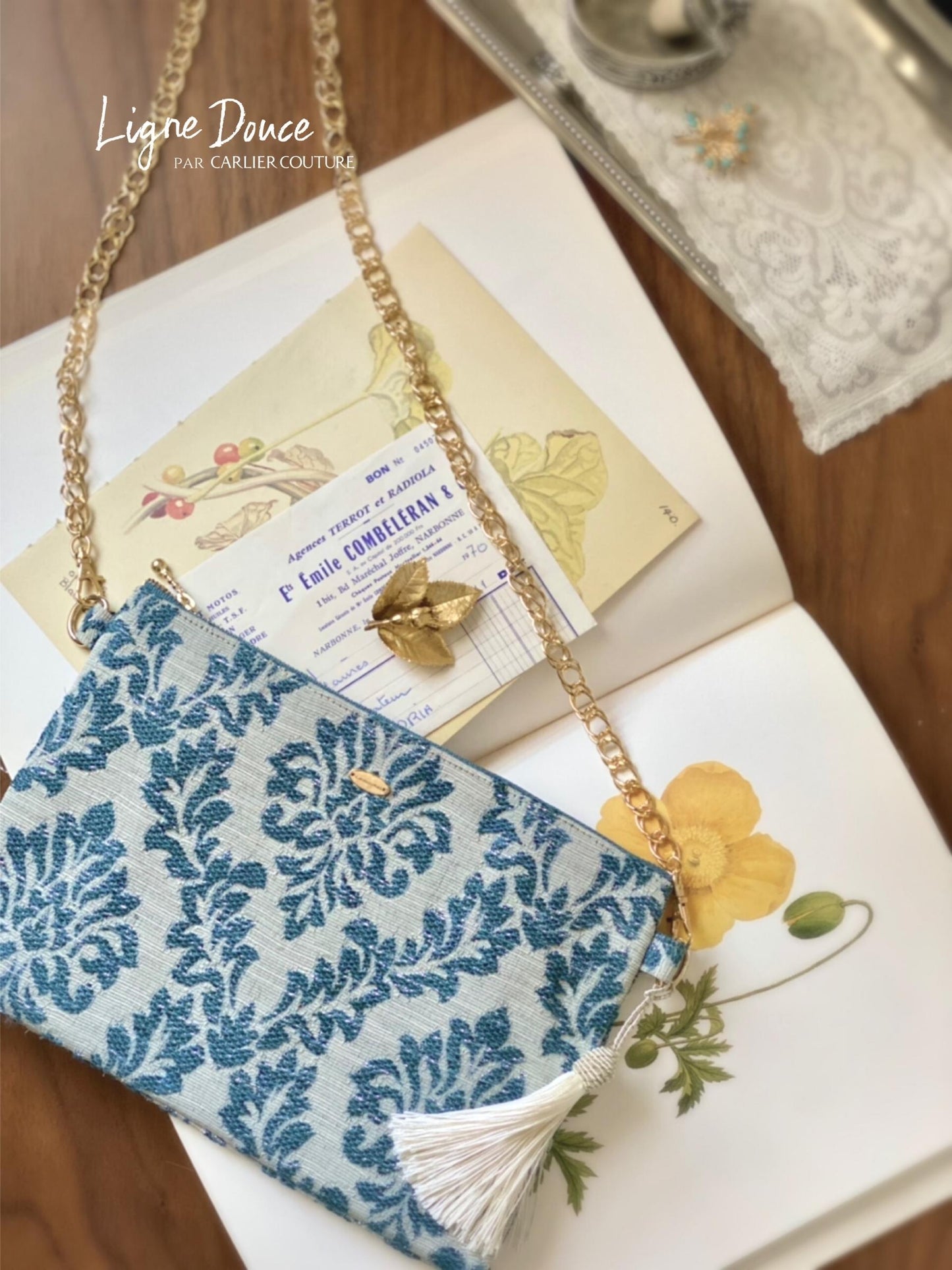 [Page réservée uniquement] Pochette jacquard confectionnée en Italie [Motif damassé/bleu]