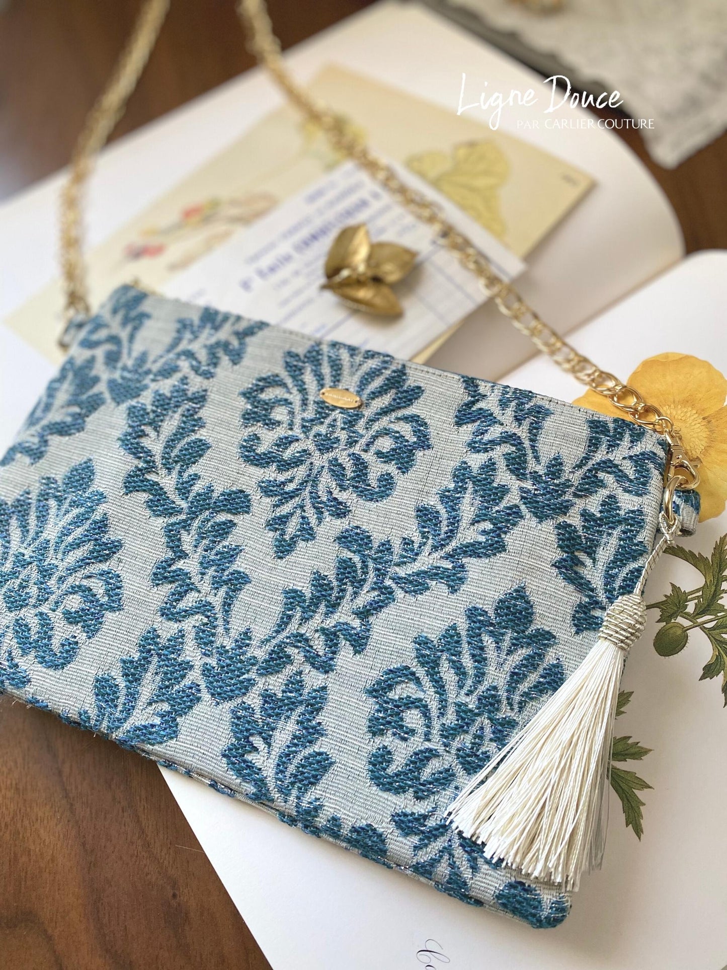 [Page réservée uniquement] Pochette jacquard confectionnée en Italie [Motif damassé/bleu]